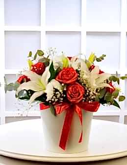 Bu Çiçekte Aşk Var Aranjmanlar çiçek gönder