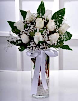 Vazoda 9 Beyaz Gül Aranjmanlar çiçek gönder