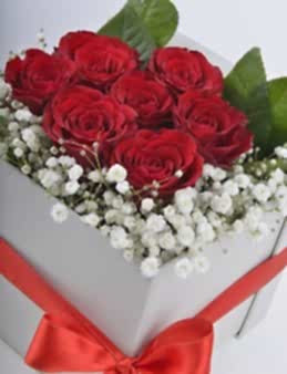 Peri Masalı Kırmızı Güller Kutuda Çiçek çiçek gönder