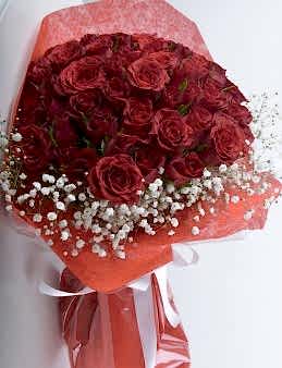 Aşkta Sıcak Bir Esinti 101Adet  Kırmızı Gül Buketi.  çiçek gönder