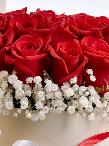 Aşkın Cesareti 11 Adet Kırmızı Gül Kutuda Çiçek çiçek gönder