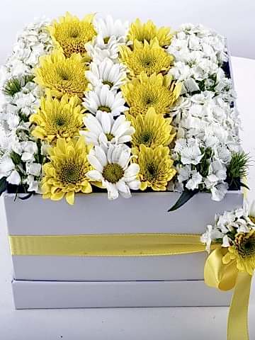 Özel Kutuda Kır Çiçekleri Kutuda Çiçek çiçek gönder